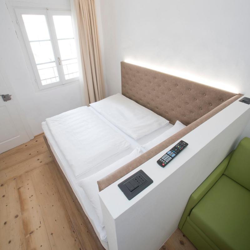 Sir Thomas Bed And More Bolzano Bagian luar foto